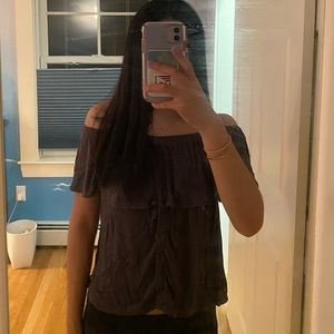 brown american eagle off the shoulder shirt 🤍